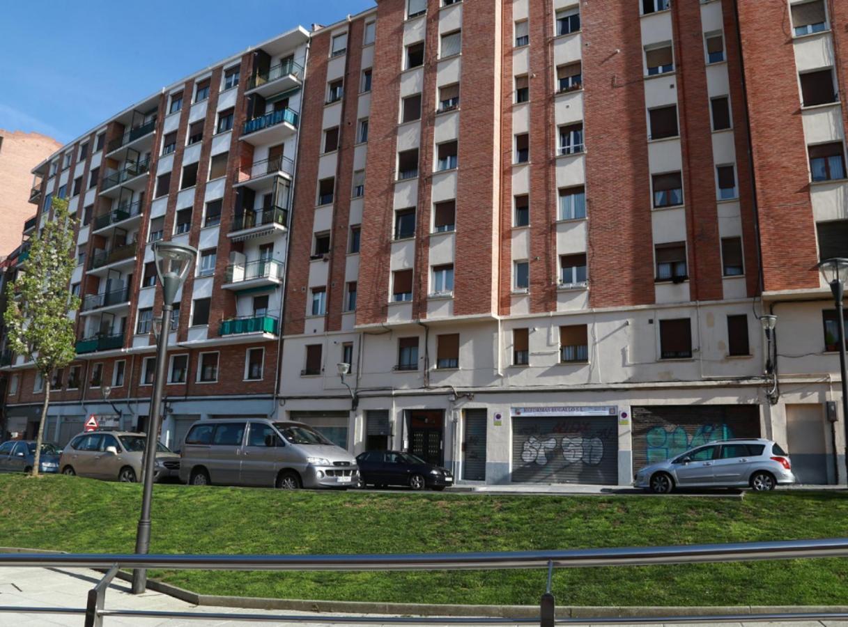 Calida Vivienda Turistica Centrica Junto Al Funicular Y Metro Apartment Bilbao Exterior photo
